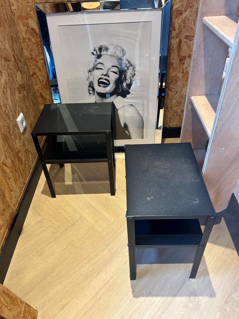 12 zwarte metalen nachtkastjes met 2 planken, Ophalen, Gebruikt, Minder dan 45 cm, Metaal of Aluminium