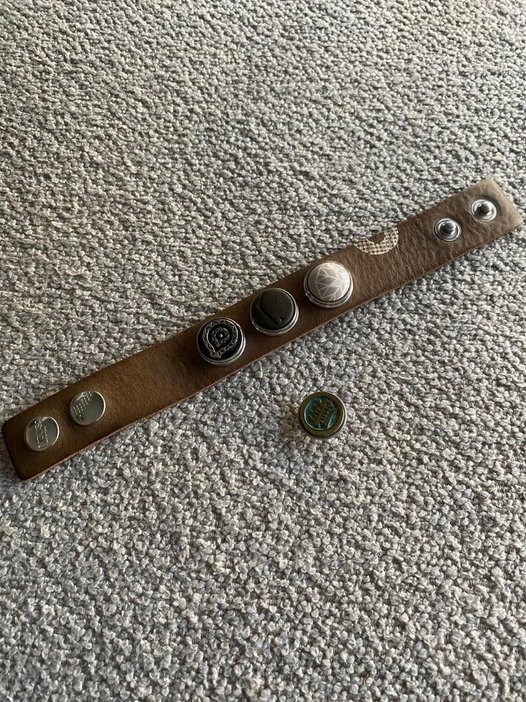 Noosa armband bruin met 4 originele chunks, Bruin, Leer, Ophalen of Verzenden, Zo goed als nieuw