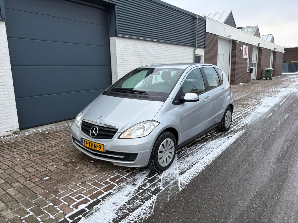 Mercedes-Benz A-Klasse 1.5 A160 5DRS 2012 Grijs, Auto's, Voorwielaandrijving, 49 €/maand, Origineel Nederlands, 595 kg