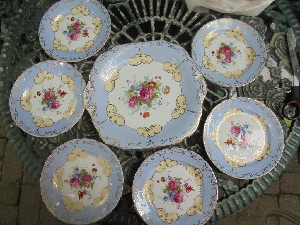 Engels Gebakstel Old English J & G met bloemboeket /roos, Ophalen of Verzenden