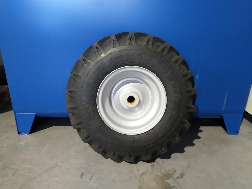 7.00 - 12 BKT band met velg, Zakelijke goederen, Agrarisch | Onderdelen | Banden, Velgen en Assen, Niet ingevuld, Niet ingevuld