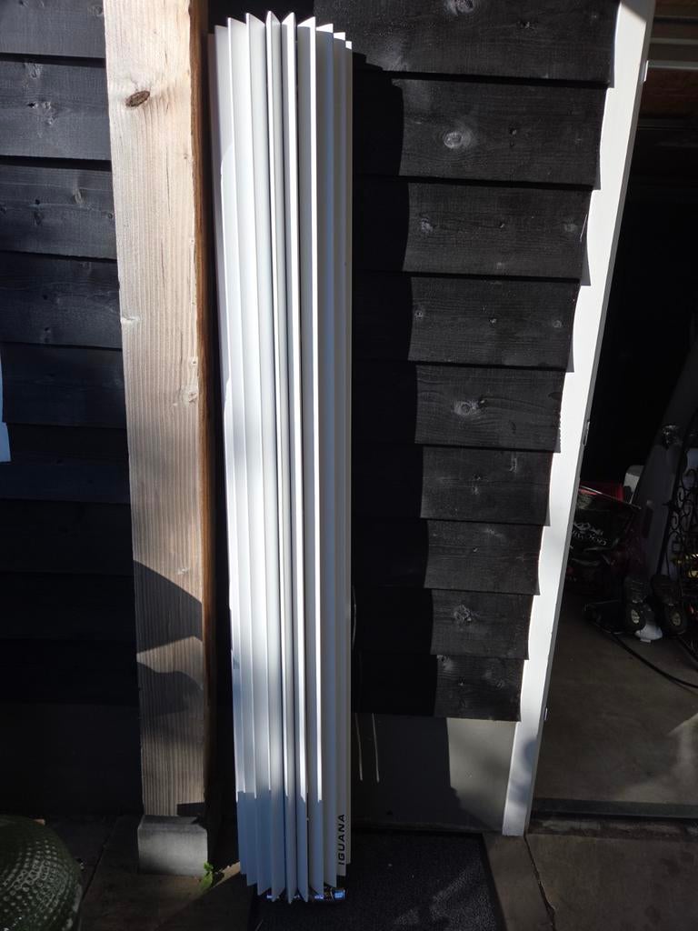 Jaga Iguana Radiator - Designradiator, Radiator, Nieuw, Minder dan 60 cm, Ophalen of Verzenden