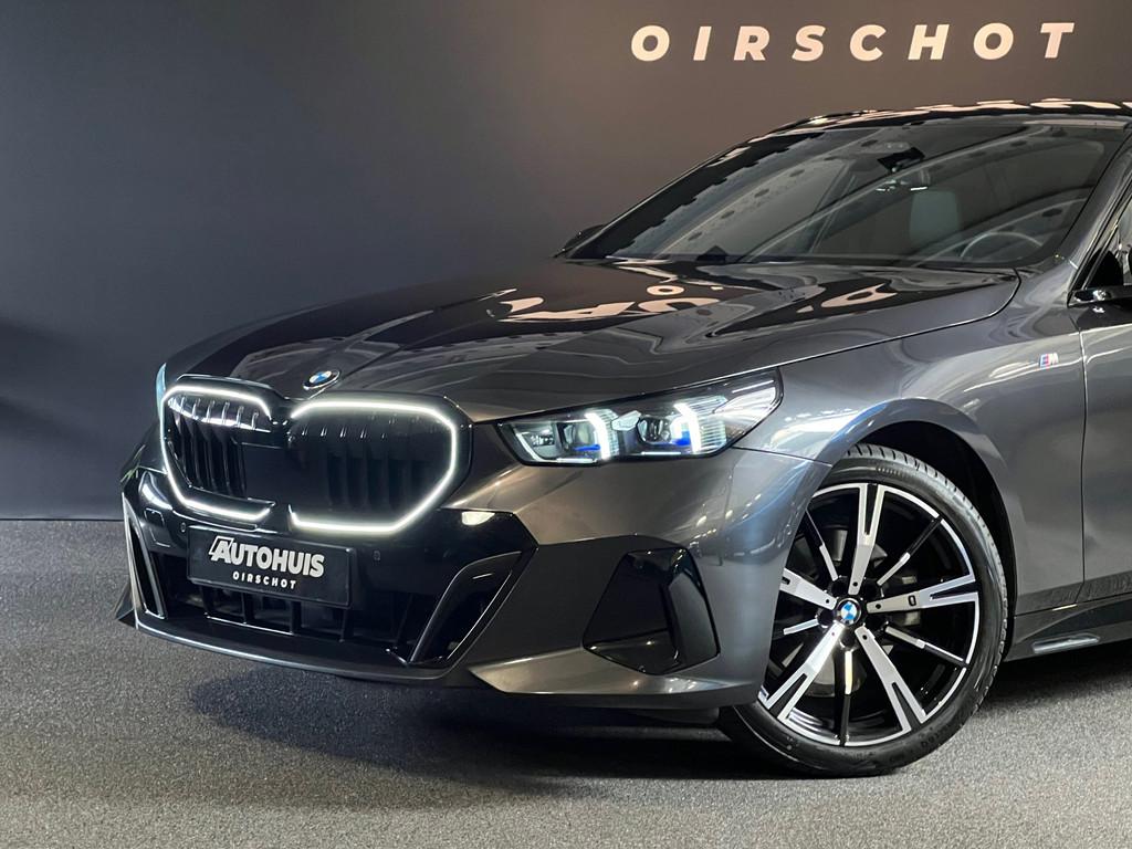 BMW 5-serie Touring 520i High Executive Edition M Trekhaak/, Automaat, 1998 cc, Achterwielaandrijving, Gebruikt