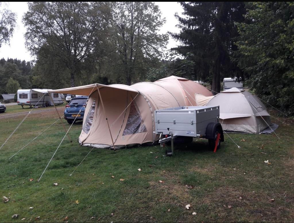 Karsten tent Family 300 okergeel met beige koppeltent., Caravans en Kamperen, Ophalen of Verzenden, Gebruikt, Tot en met 6