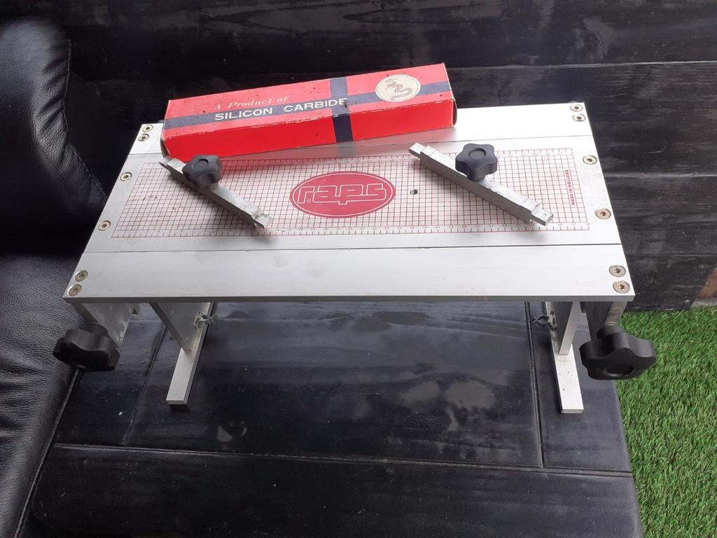 Raps Schaatsenslijper met slijpsteen, Ophalen