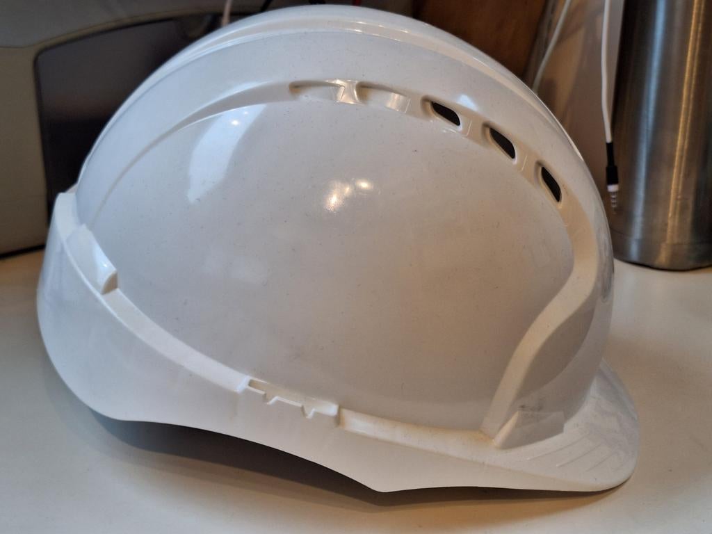 Veiligheidshelm, Doe-het-zelf en Verbouw, Veiligheidshelmen, Ophalen of Verzenden, Zo goed als nieuw