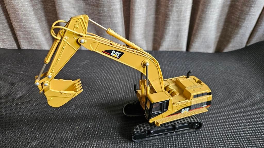 Caterpillar 365B, Ophalen of Verzenden, Zo goed als nieuw, Groter dan 1:32