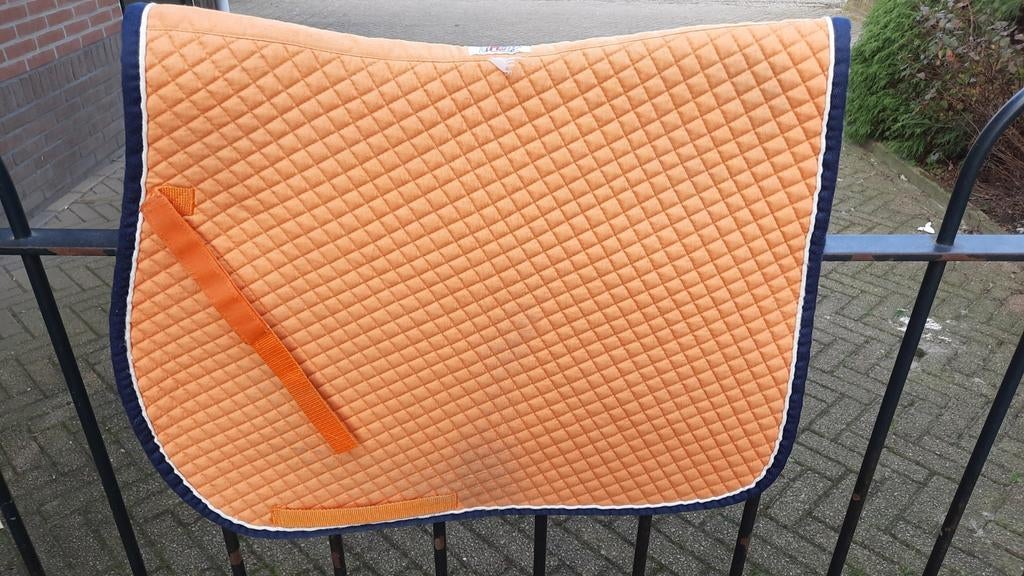 Oranje dekje., Ophalen of Verzenden