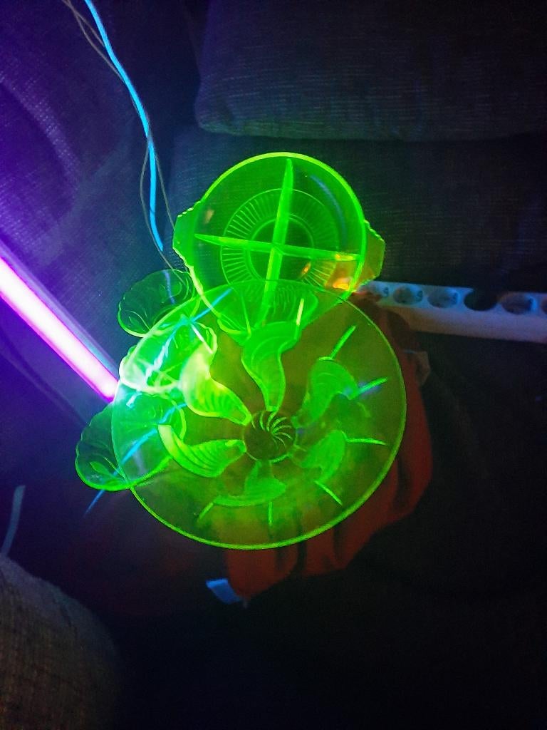 uranium glas groen glas 2x grote schaal en 4x kleine schaal, Ophalen of Verzenden