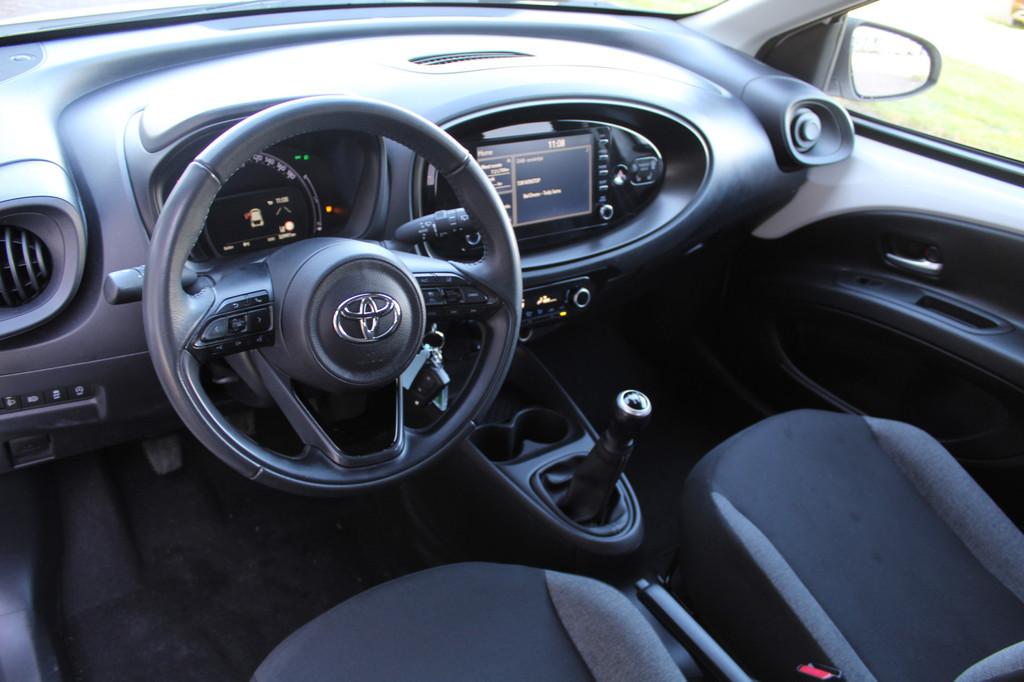 Toyota Aygo X 1.0 VVT-i MT first | Rijklaar | Stoelverwarmin, 12 maanden, Stof, Gebruikt, Zwart