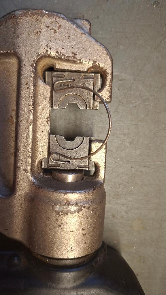 Cembre B61 accu kabelschoenperstang, ., Ophalen of Verzenden, Zo goed als nieuw, .