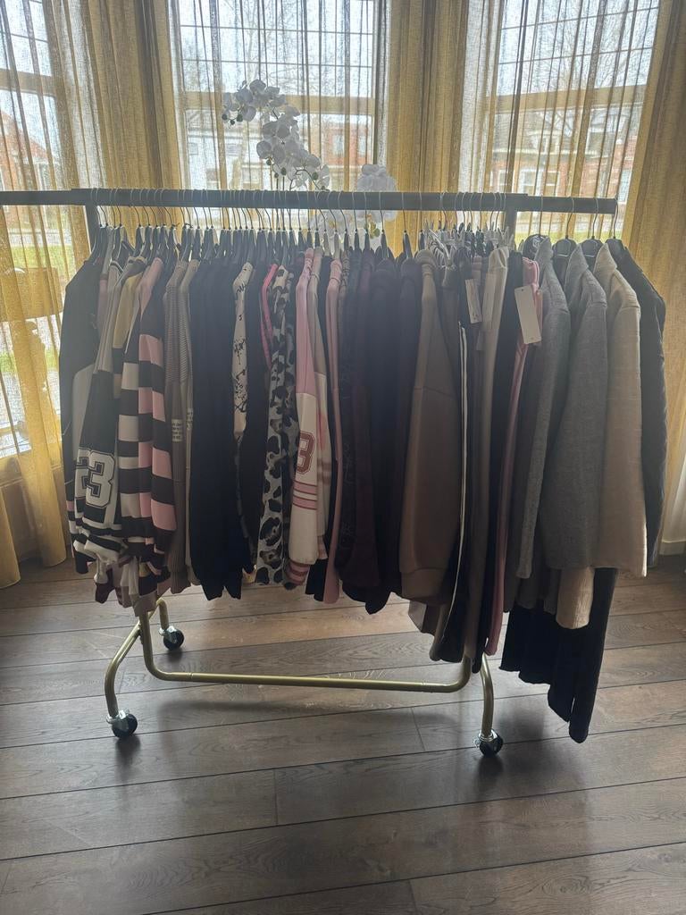 Nieuwe kleding Partij verkoop 50 stuks, Ophalen of Verzenden, Nieuw, Maat 46/48 (XL) of groter, Overige kleuren