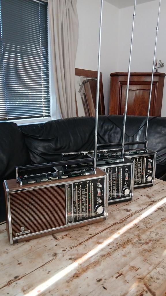 3 GRUNDIG Satellit 6001/ 6000 transistor radio., Ophalen of Verzenden, Gebruikt, Wereldontvanger