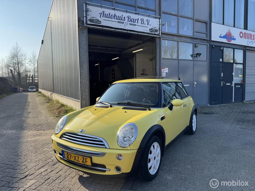 Mini Mini 1.6 One Pepper Panodak! Airco! Nieuwe APK! NAP Rap, Auto's, Voorwielaandrijving, Gebruikt, Zwart, 4 stoelen
