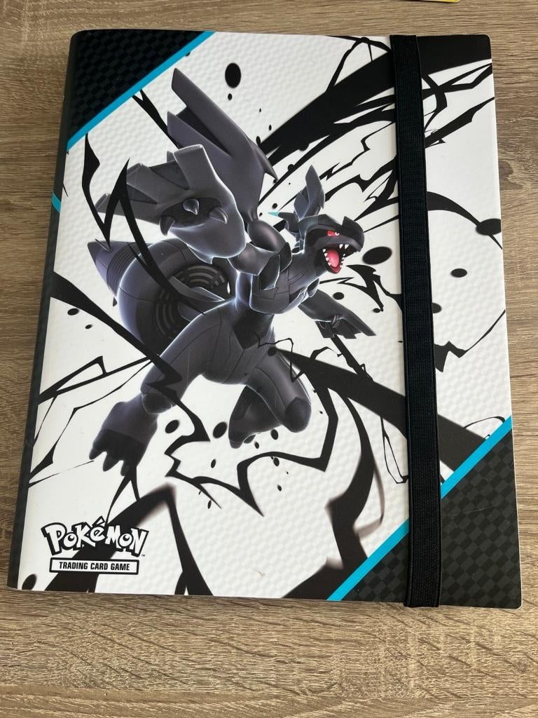 Pokémon kaarten map portfolio Black Bolt + Pikachu map, Ophalen of Verzenden, Zo goed als nieuw, Boek of Catalogus, Foil
