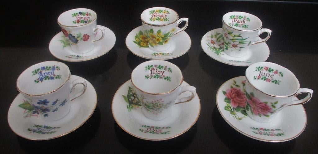 Qualita superiore engelse mini kopjes met maandaanduiding, Ophalen of Verzenden, Zo goed als nieuw, Overige stijlen, Kop(pen) en/of Schotel(s)