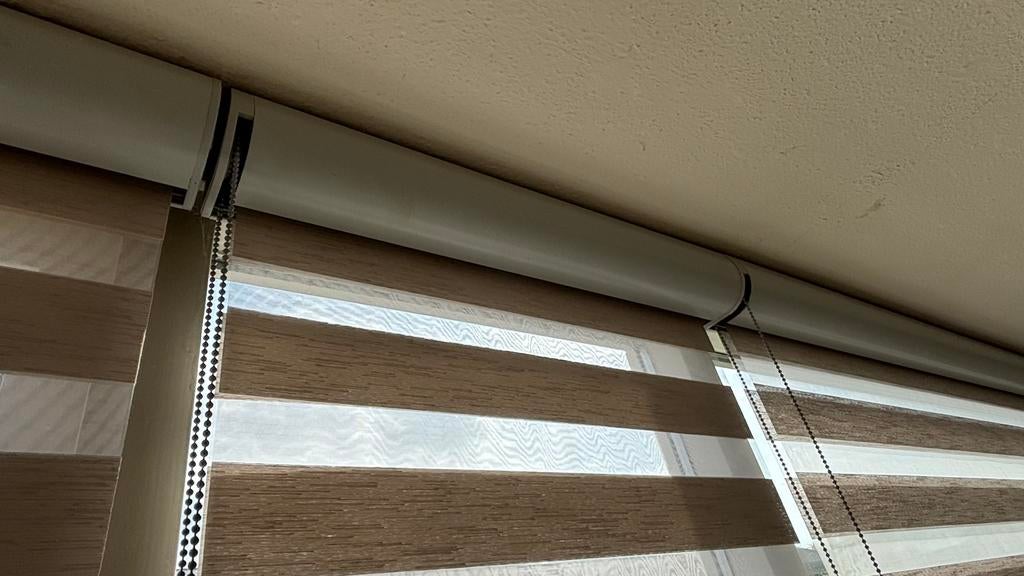 Duo rolgordijn/roljaloezie lichtbruin en wit 4st, Ophalen, Zo goed als nieuw, Duo, 150 tot 200 cm