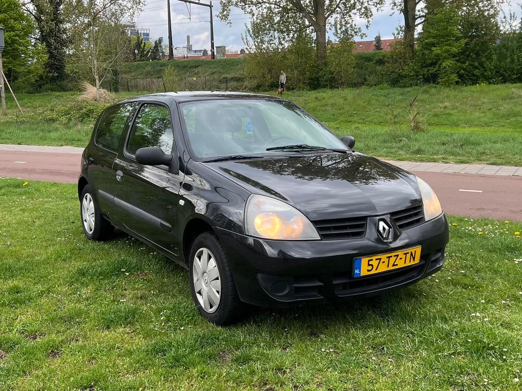 Renault Clio 1.2 campus 2007 Zwart, Auto's, Voorwielaandrijving, 31 €/maand, 4 cilinders, 58 pk