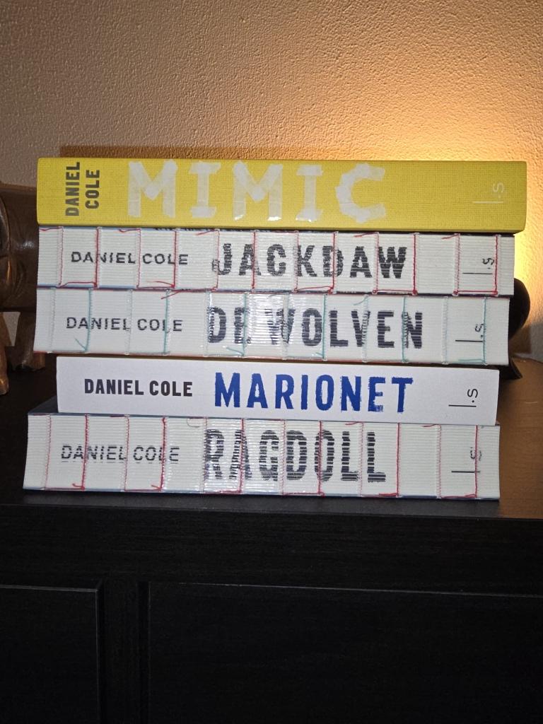 Daniel Cole boeken, Ophalen of Verzenden, Zo goed als nieuw, Daniel Cole, Nederland