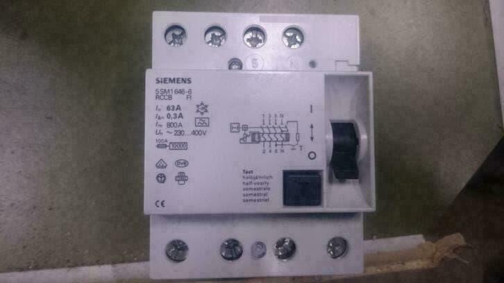 diverse AARDLEKSCHAKELAARS voor groepenkast meterkast, Ophalen, Gebruikt