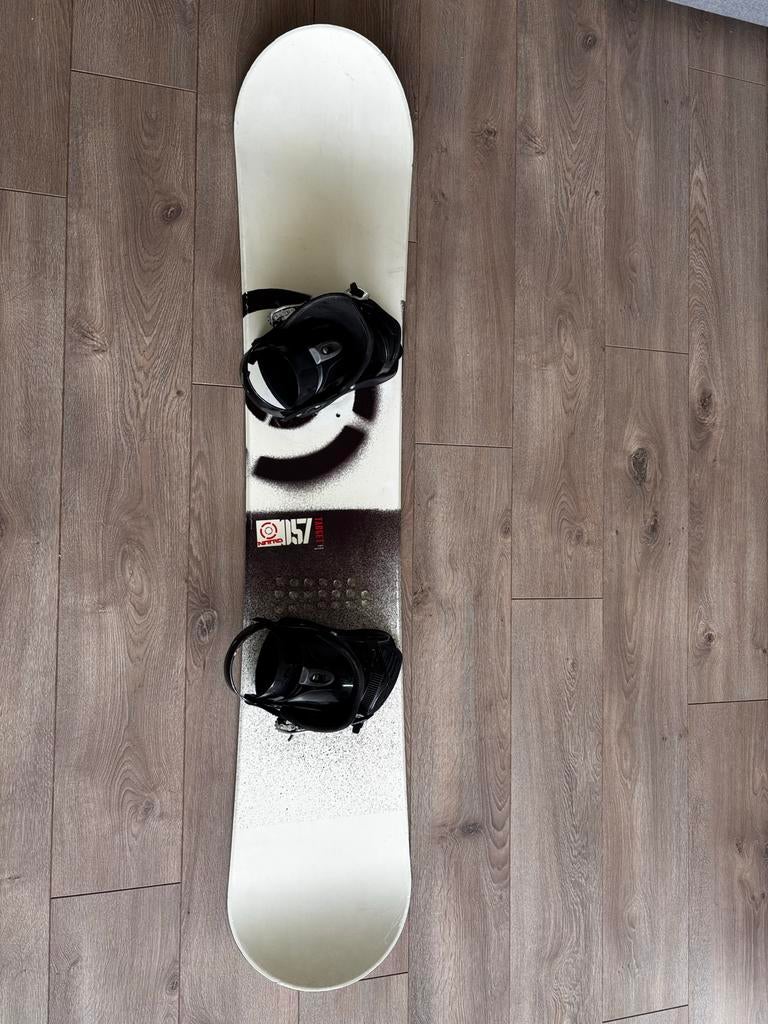 Nitro Target 157. Snowboard met bindingen., Sport en Fitness, Snowboarden, Ophalen, Gebruikt, Board