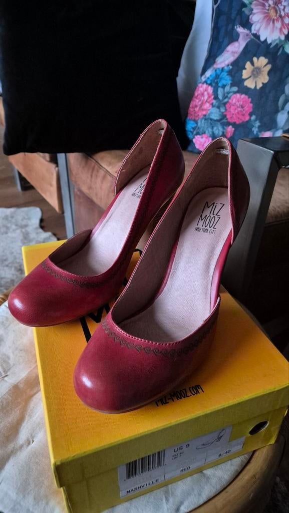 Miz Mooz nieuw staat hakschoenen rood leer mt 40, Kleding | Dames, Schoenen, Miz Mooz, Nieuw, Ophalen of Verzenden, Schoenen met hoge hakken