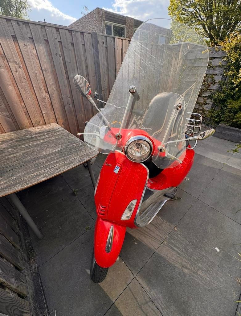 Vespa / Primavera / Sprint / 25km / Snor / 4-takt / Zuinig, Fietsen en Brommers, Snorfietsen en Snorscooters, Ophalen, Gebruikt