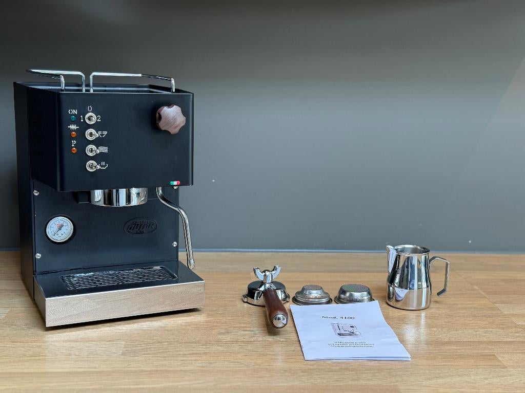 Quickmill 4100 Pippa Black Wood, Garantie, Quickmill, Espresso apparaat, Zo goed als nieuw, Afneembaar waterreservoir