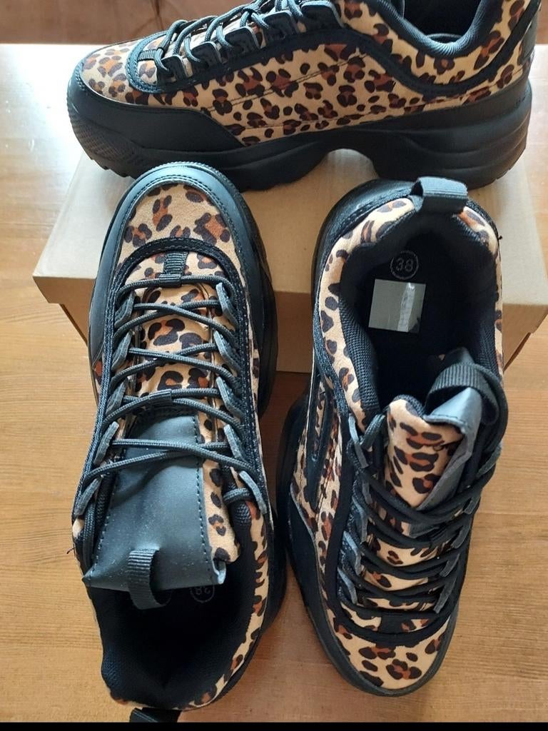 Leuke panterprint schoenen, bruin/zwart, Kleding | Dames, Schoenen, Ophalen of Verzenden, Nieuw, Zwart, Sneakers of Gympen