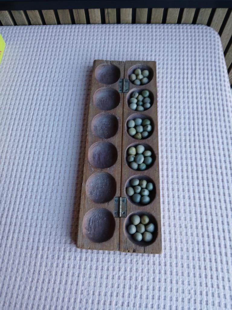 Houten Mancala Oware spel met zaden., Ophalen of Verzenden