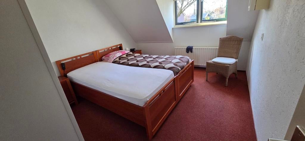 Elektrisch verstelbaar 2-persoonsbed 180x210 met matrassen, Bruin, 210 cm, Tweepersoons, Ophalen of Verzenden