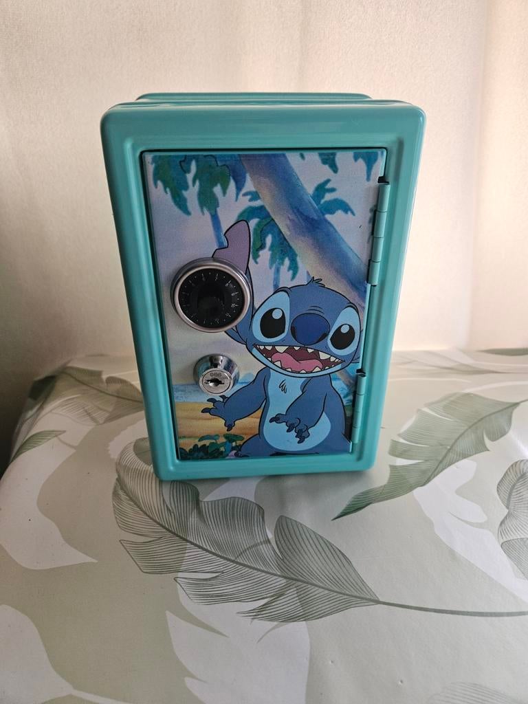 Spaarpot van Stitch zgan recent gekocht bij de action, Ophalen of Verzenden, Zo goed als nieuw, Steen, Aardewerk of Keramiek, Dier