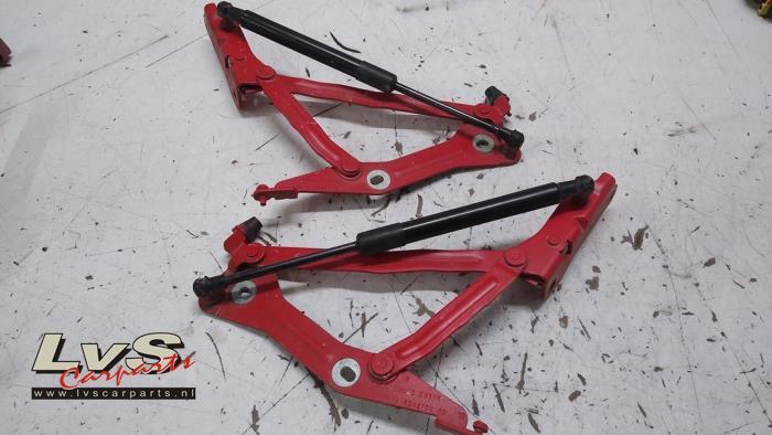 Scharnier Achterklep van een Ford Usa Mustang, Auto-onderdelen, Gebruikt, -, -, Ophalen of Verzenden