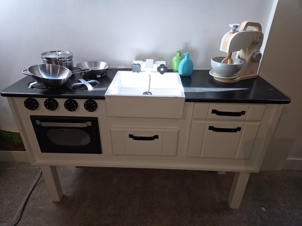 Volledig ingericht speelgoed keukentje, Ophalen