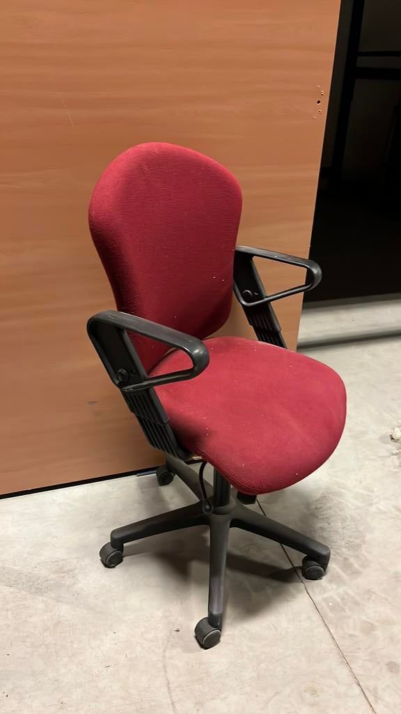 Desk chair., Ophalen, Zo goed als nieuw, Zwart