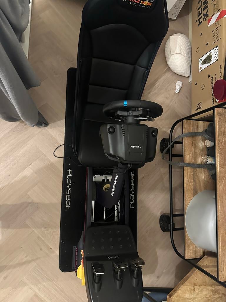 Playseat F1 Red Bull Racing met stuur en pedalen, Ophalen, Zo goed als nieuw, Racen en Vliegen