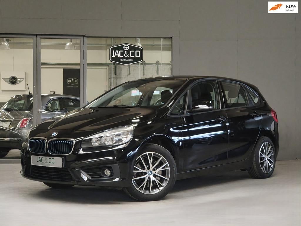 BMW 2-serie Active Tourer 225xe Executive Plug-in hybrid, Auto's, Automaat, Stof, Gebruikt, Zwart