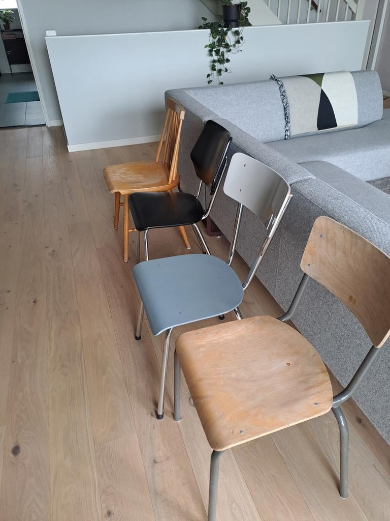 4 retro / vintage stoeltjes, Huis en Inrichting, Stoelen, Ophalen, Gebruikt, Overige kleuren, Vintage