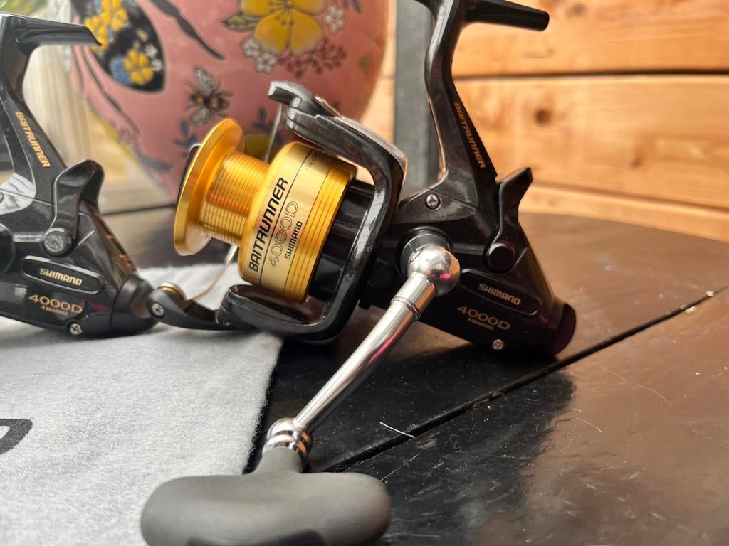 Shimano 4000 D baitrunner, Ophalen, Zo goed als nieuw, Molen