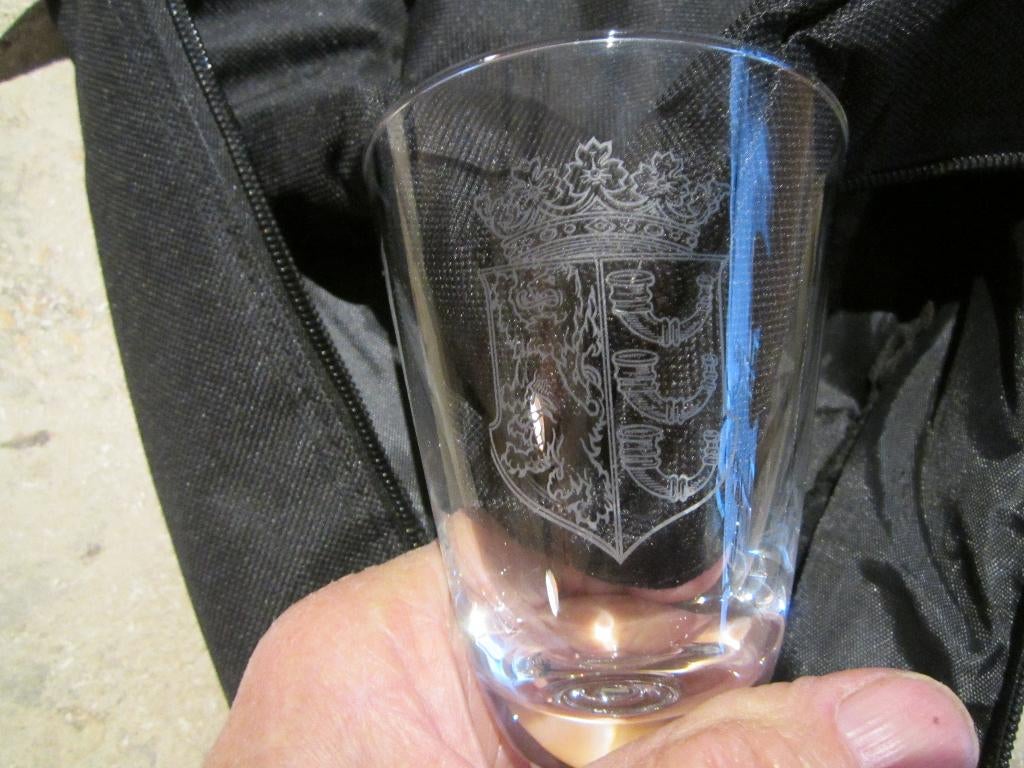 wijnglas met wapen van Eindhoven, Antiek en Kunst, Ophalen