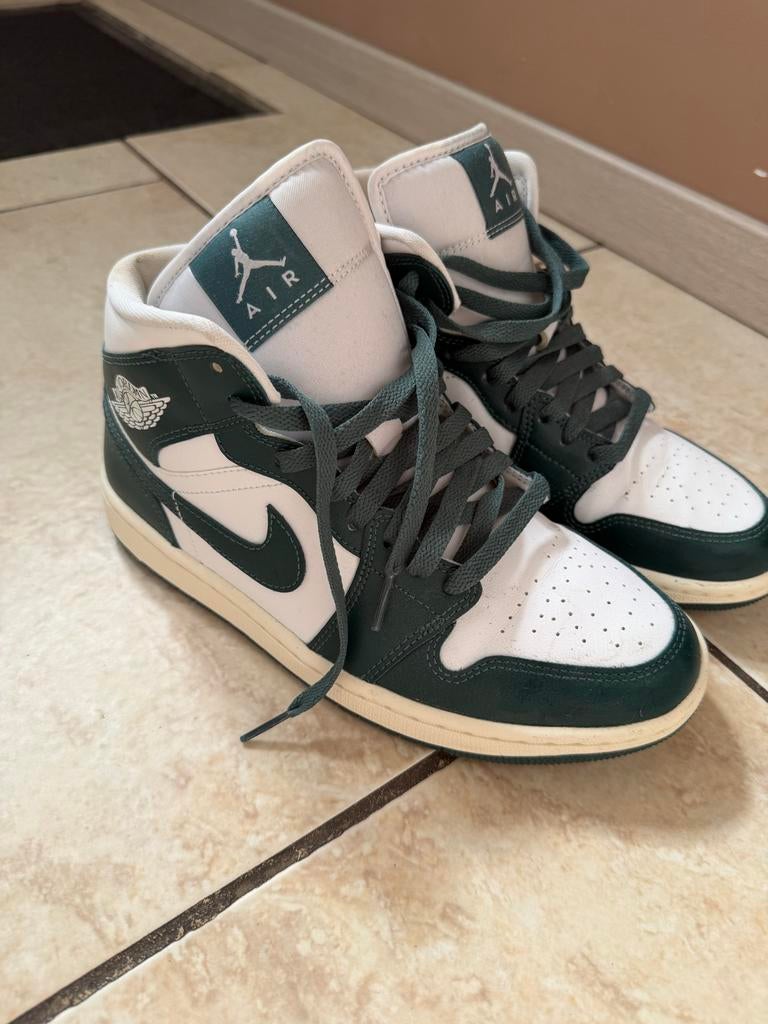 Nike Air Jordan 1 Mid - Groen/Wit - Maat 39, Kleding | Dames, Schoenen, Ophalen of Verzenden, Zo goed als nieuw, Groen, Sneakers of Gympen