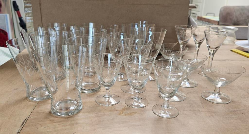 Kristal Glasservies - Diverse Glazen met Gravering, Antiek en Kunst, Ophalen