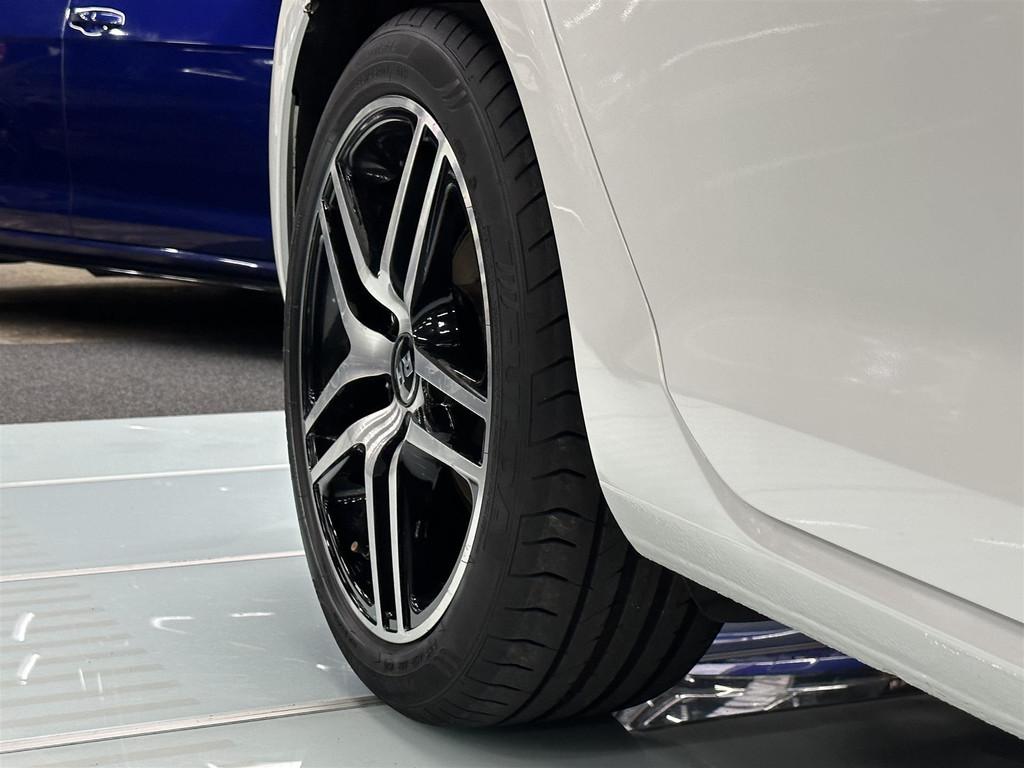 Volkswagen Golf 1.2 TSI Cruise! Clima! Nette Auto!, Gebruikt, 4 cilinders, Wit, Bedrijf