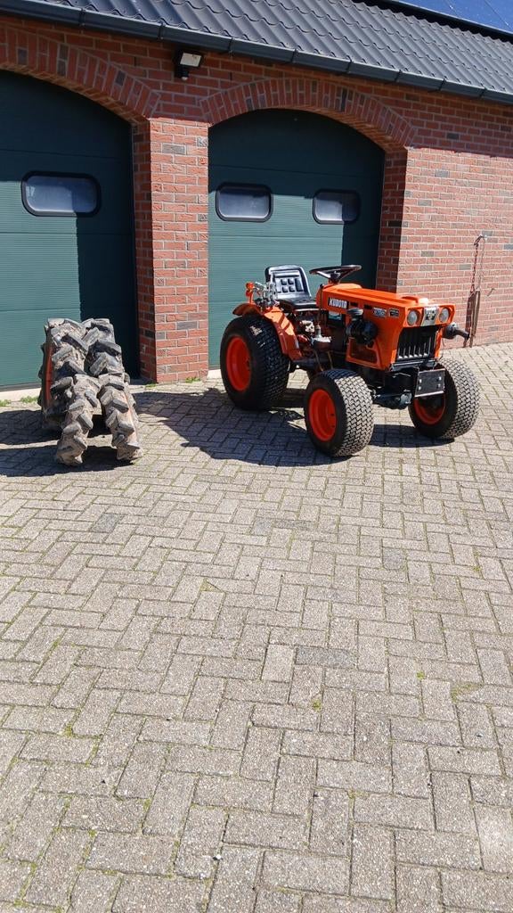 Kubota 7001 4WD Minitractor met dubbel en enkel ventiel, Ophalen, Gebruikt, Overige merken