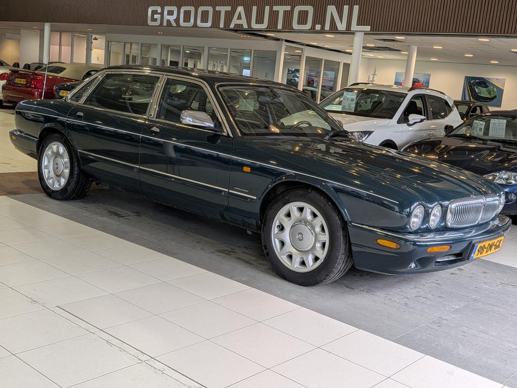Daimler 4.0 4.0 V8 Super Automaat Airco, Cruise Control, Stu, Achterwielaandrijving, Bedrijf, 8 km/l, 364 pk