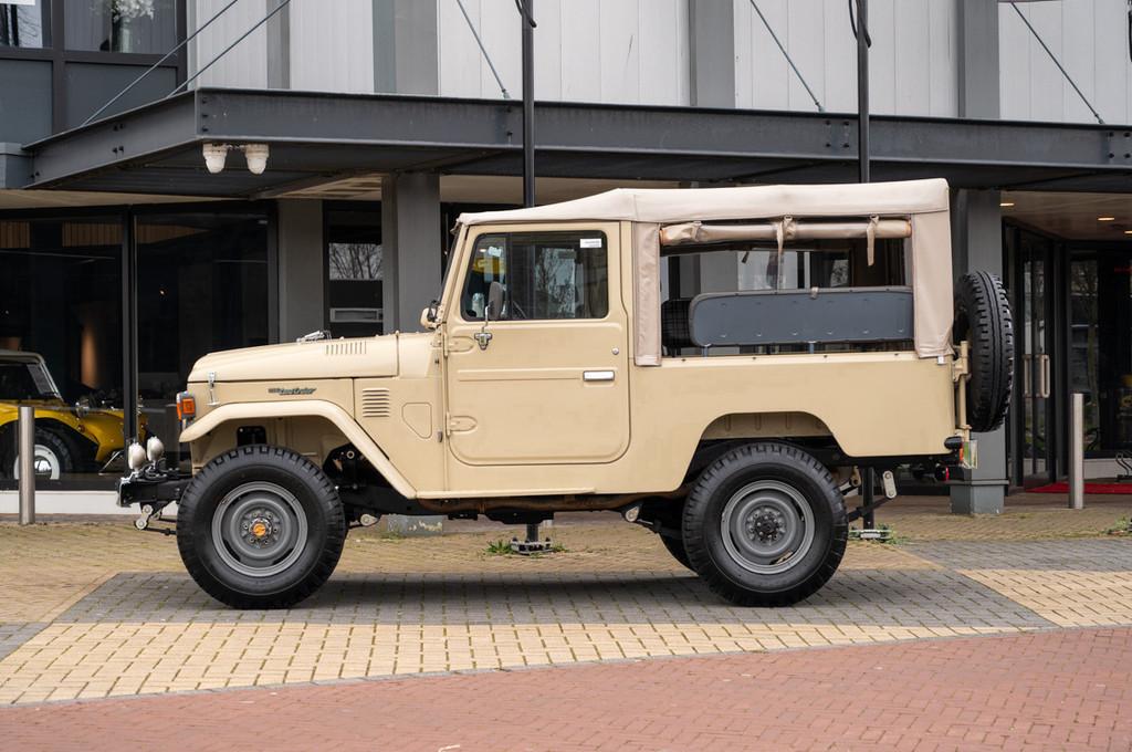 Toyota Land Cruiser FJ43 4.2 (bj 1984), Auto's, Lederen bekleding, 137 pk, Beige, Bedrijf