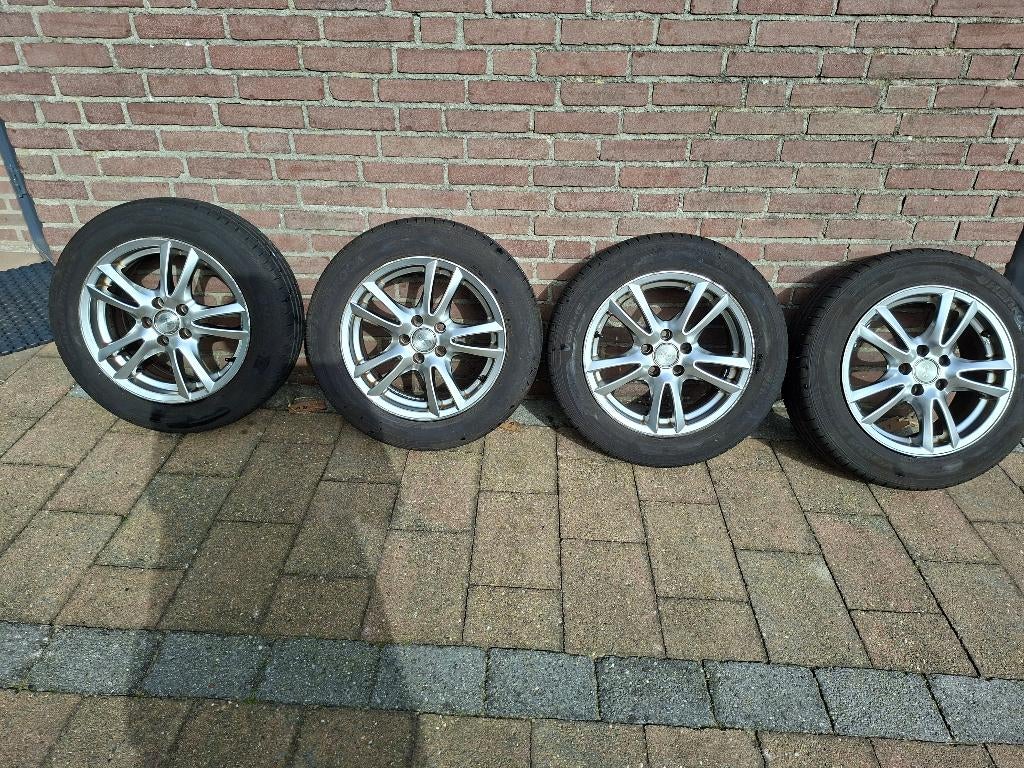 lichtmetalen velgen VW Polo + nieuwe banden, Ophalen, Gebruikt, 15 inch, Velg(en)