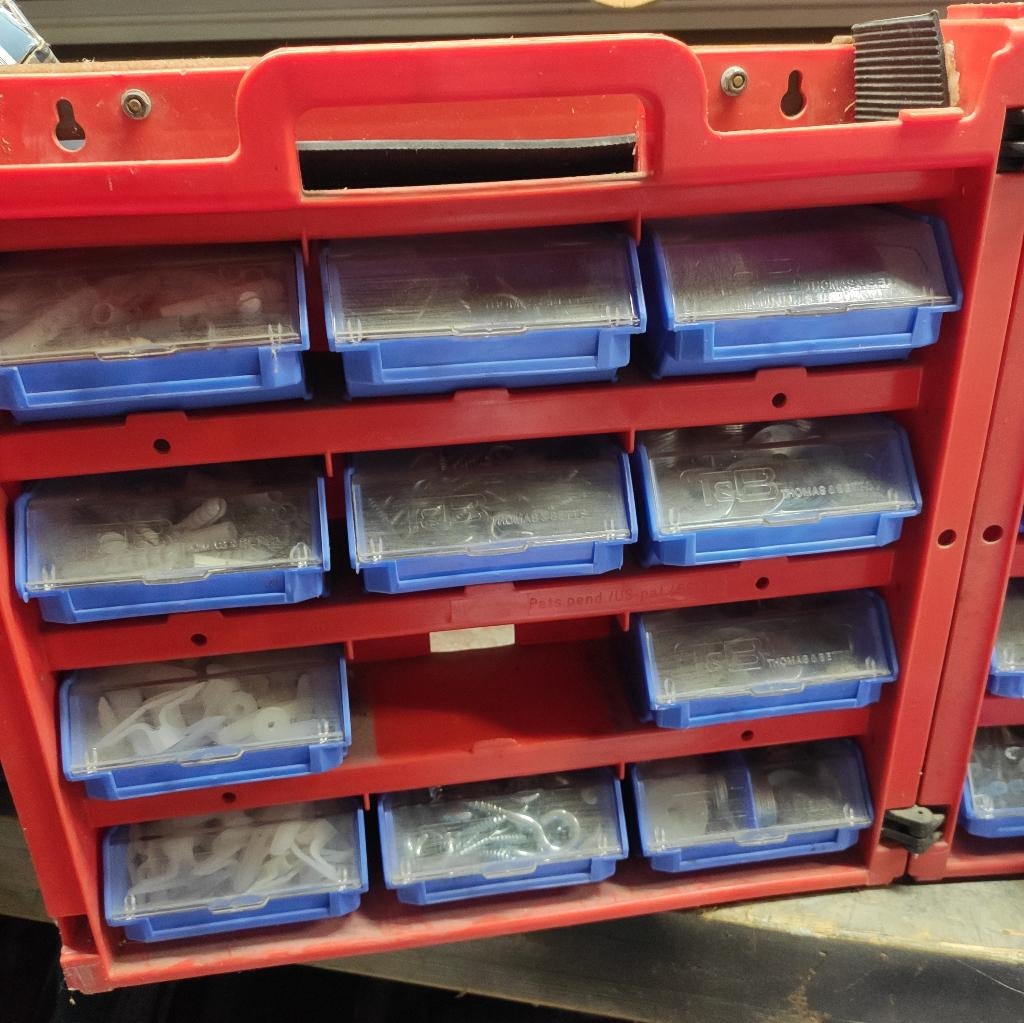 Opbergsysteem schroeven, Ophalen, Gevuld, Gebruikt