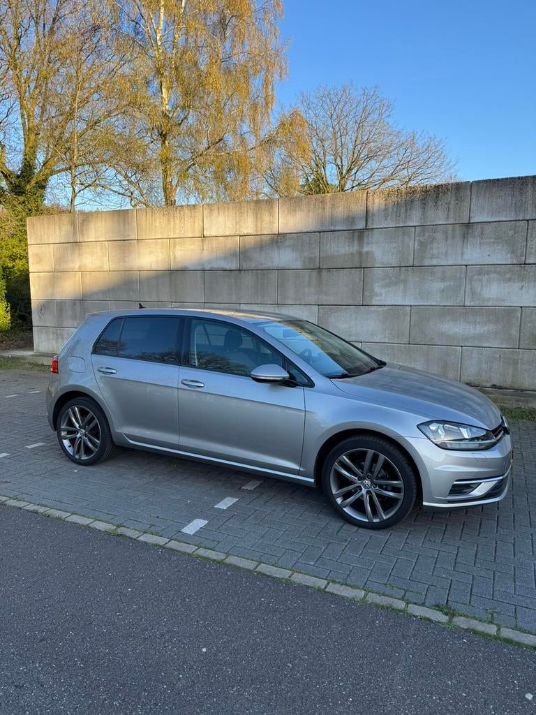 Volkswagen Golf 7.5 1.0 DSG|Highline|Acc|Massage, 620 kg, 3 cilinders, 1157 kg, 999 cc