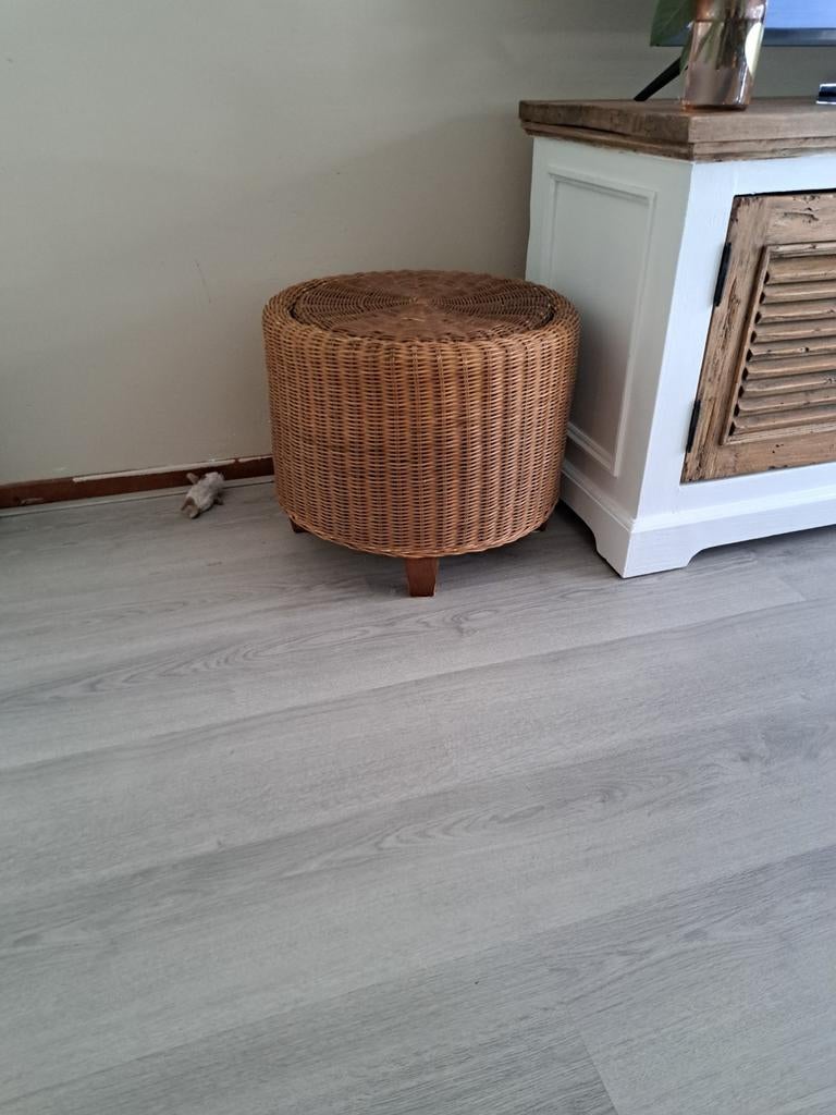 Rieten poef, Huis en Inrichting, Banken | Voetenbanken en Poefen, Ophalen of Verzenden, Rond, Minder dan 50 cm, Minder dan 50 cm